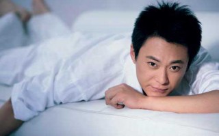 王斑个人资料简介照片，王斑个人资料图片